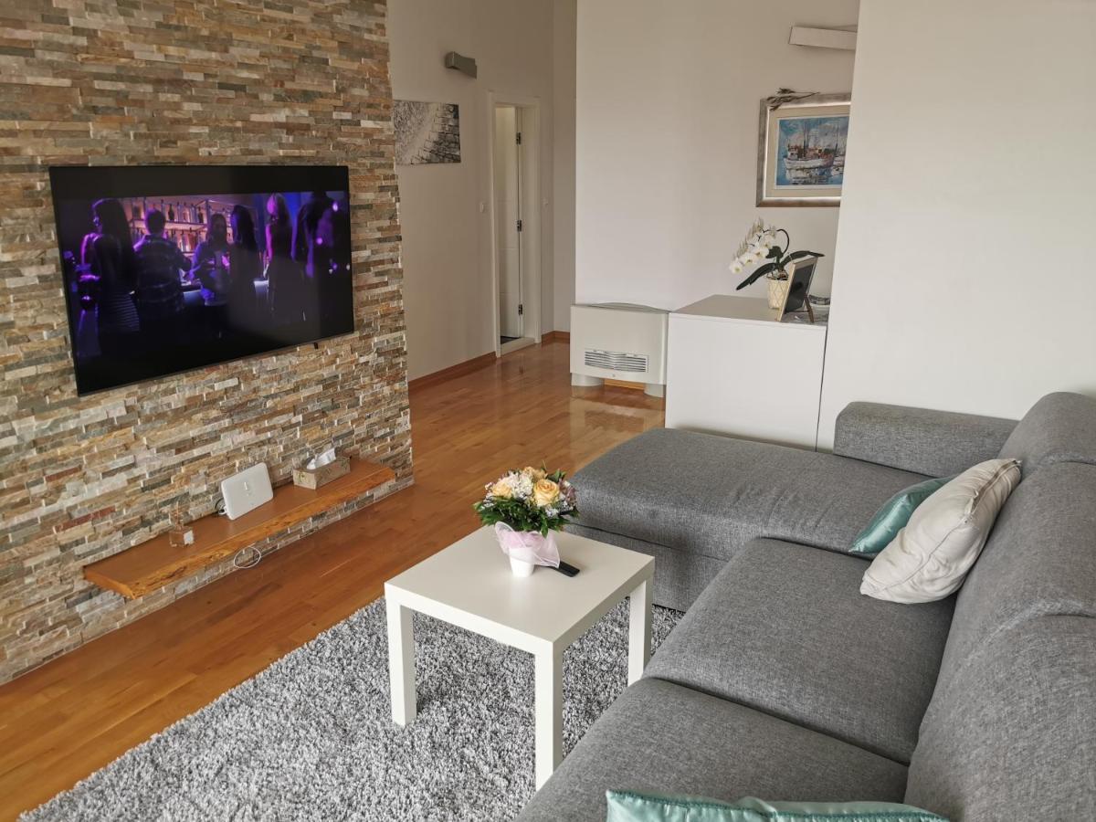 Apartments Dvor - Ap1, Ap2, Ap3 Baška Voda Εξωτερικό φωτογραφία