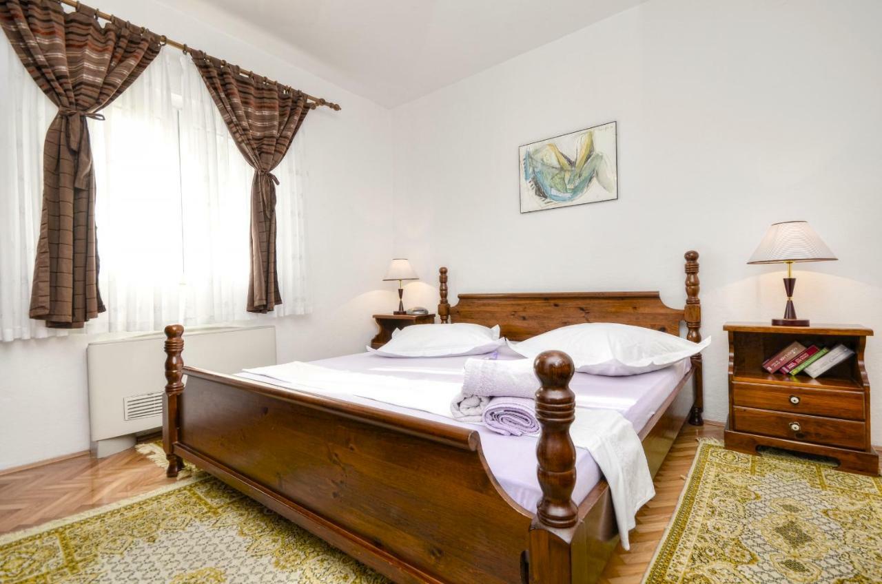 Apartments Dvor - Ap1, Ap2, Ap3 Baška Voda Εξωτερικό φωτογραφία