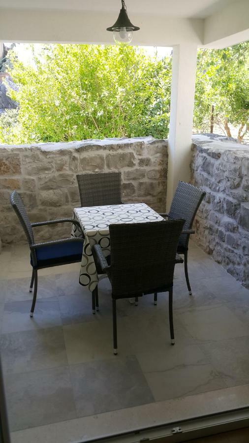 Apartments Dvor - Ap1, Ap2, Ap3 Baška Voda Εξωτερικό φωτογραφία