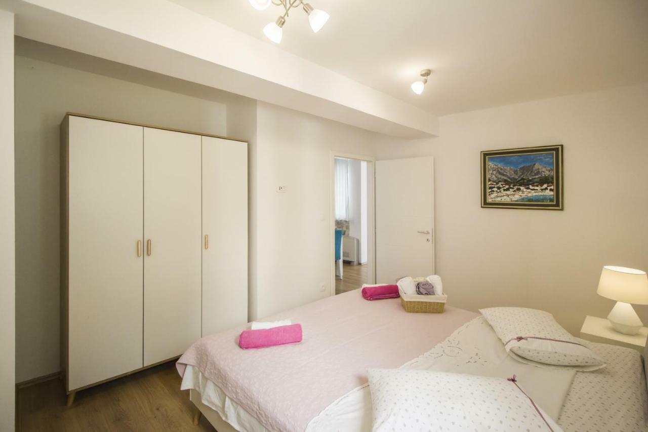 Apartments Dvor - Ap1, Ap2, Ap3 Baška Voda Εξωτερικό φωτογραφία