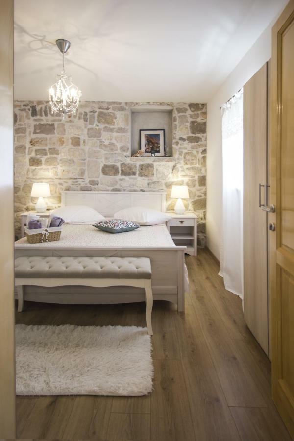 Apartments Dvor - Ap1, Ap2, Ap3 Baška Voda Εξωτερικό φωτογραφία