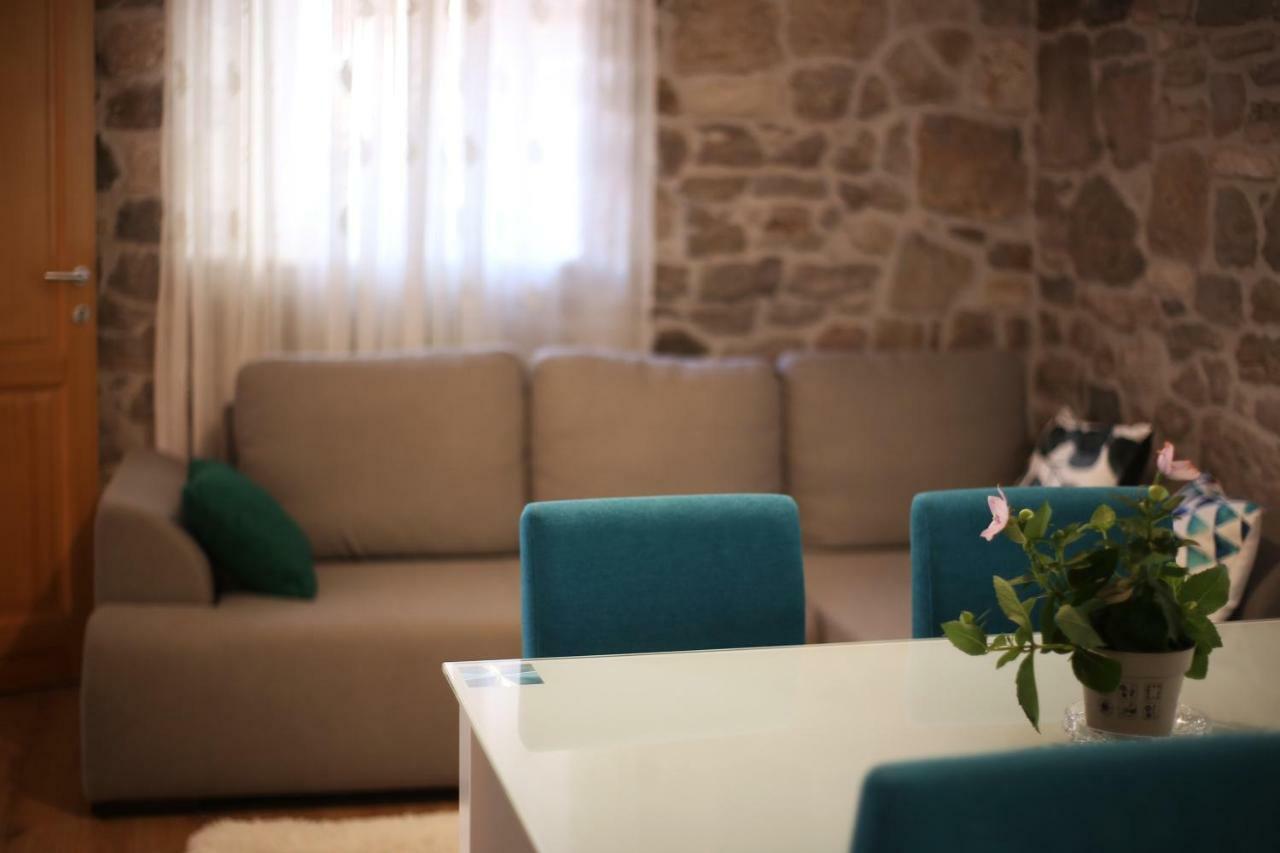 Apartments Dvor - Ap1, Ap2, Ap3 Baška Voda Εξωτερικό φωτογραφία