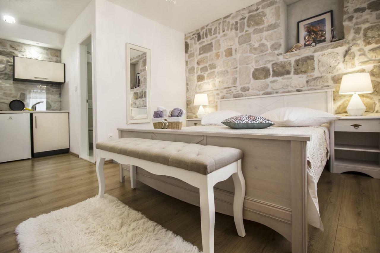 Apartments Dvor - Ap1, Ap2, Ap3 Baška Voda Εξωτερικό φωτογραφία