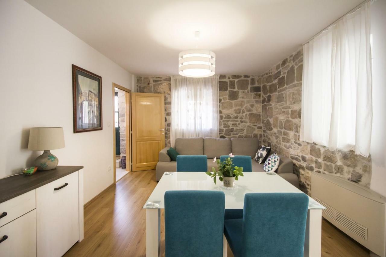 Apartments Dvor - Ap1, Ap2, Ap3 Baška Voda Εξωτερικό φωτογραφία