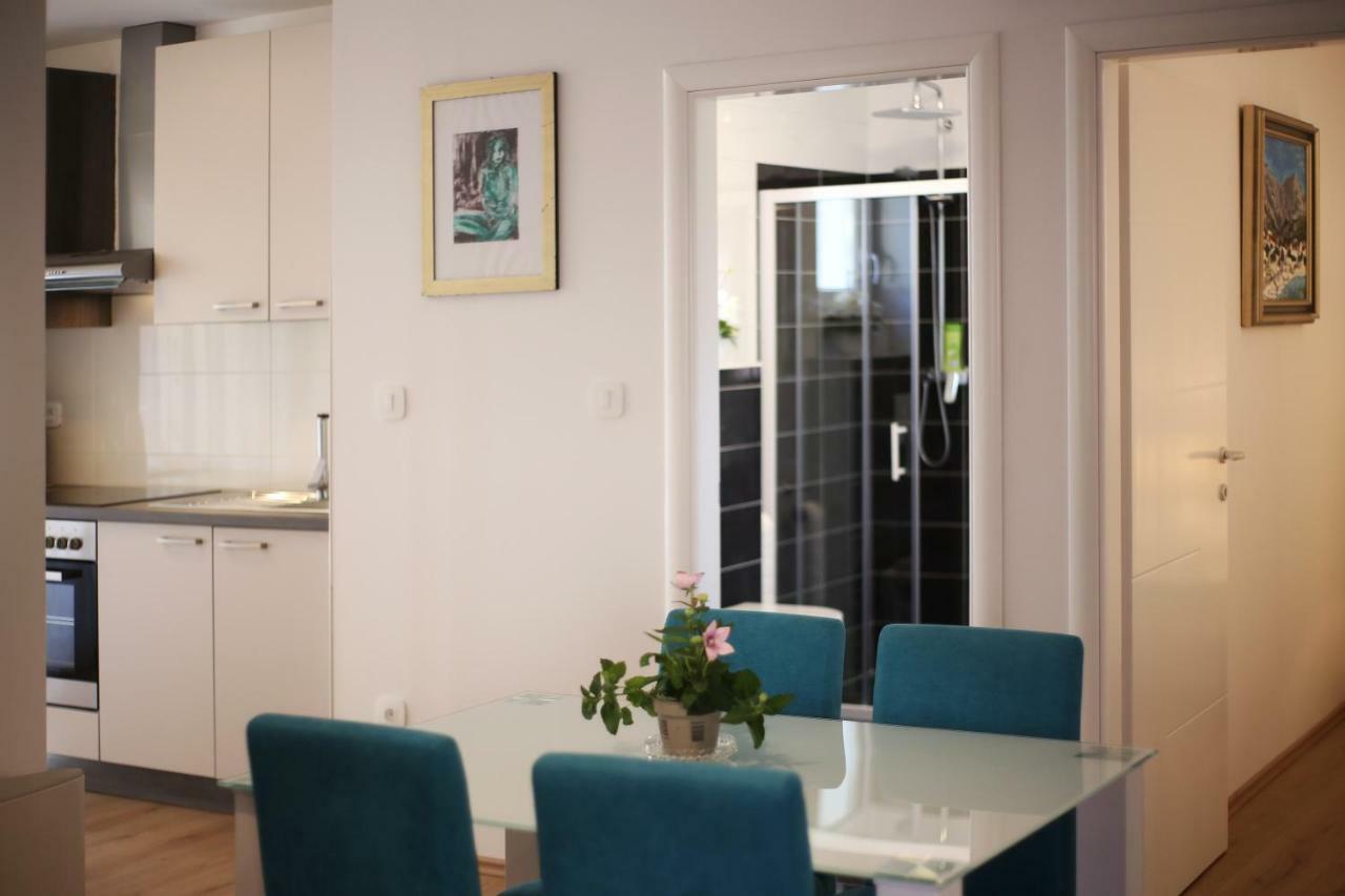 Apartments Dvor - Ap1, Ap2, Ap3 Baška Voda Εξωτερικό φωτογραφία