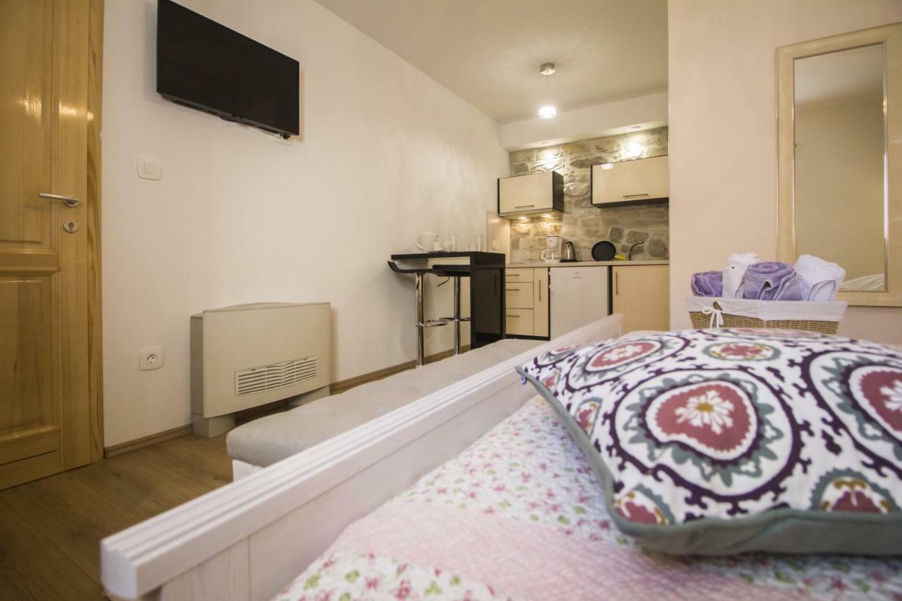 Apartments Dvor - Ap1, Ap2, Ap3 Baška Voda Εξωτερικό φωτογραφία