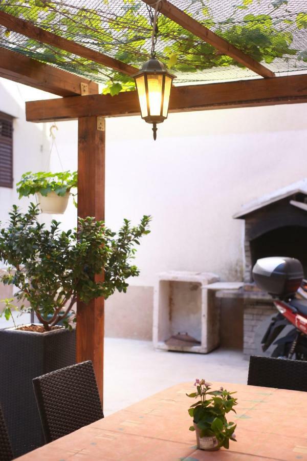 Apartments Dvor - Ap1, Ap2, Ap3 Baška Voda Εξωτερικό φωτογραφία