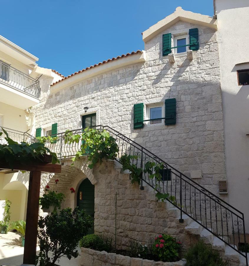 Apartments Dvor - Ap1, Ap2, Ap3 Baška Voda Εξωτερικό φωτογραφία