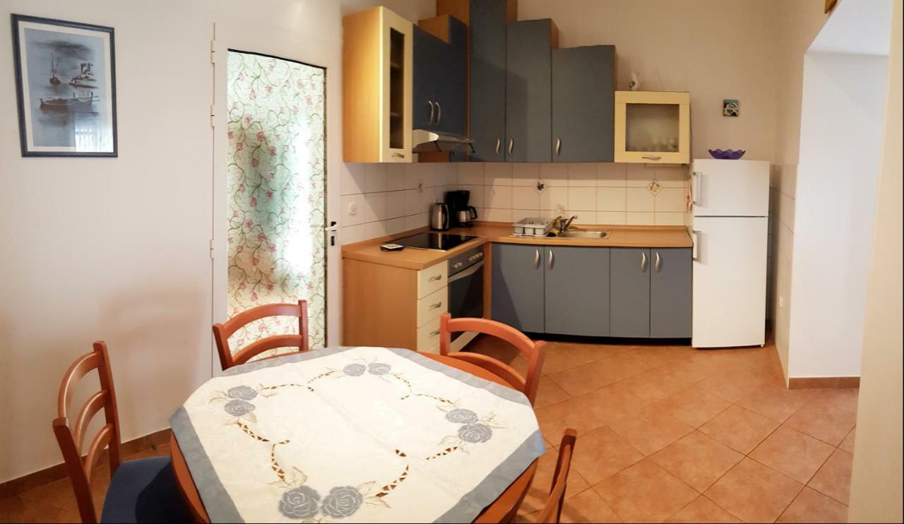 Apartments Dvor - Ap1, Ap2, Ap3 Baška Voda Εξωτερικό φωτογραφία