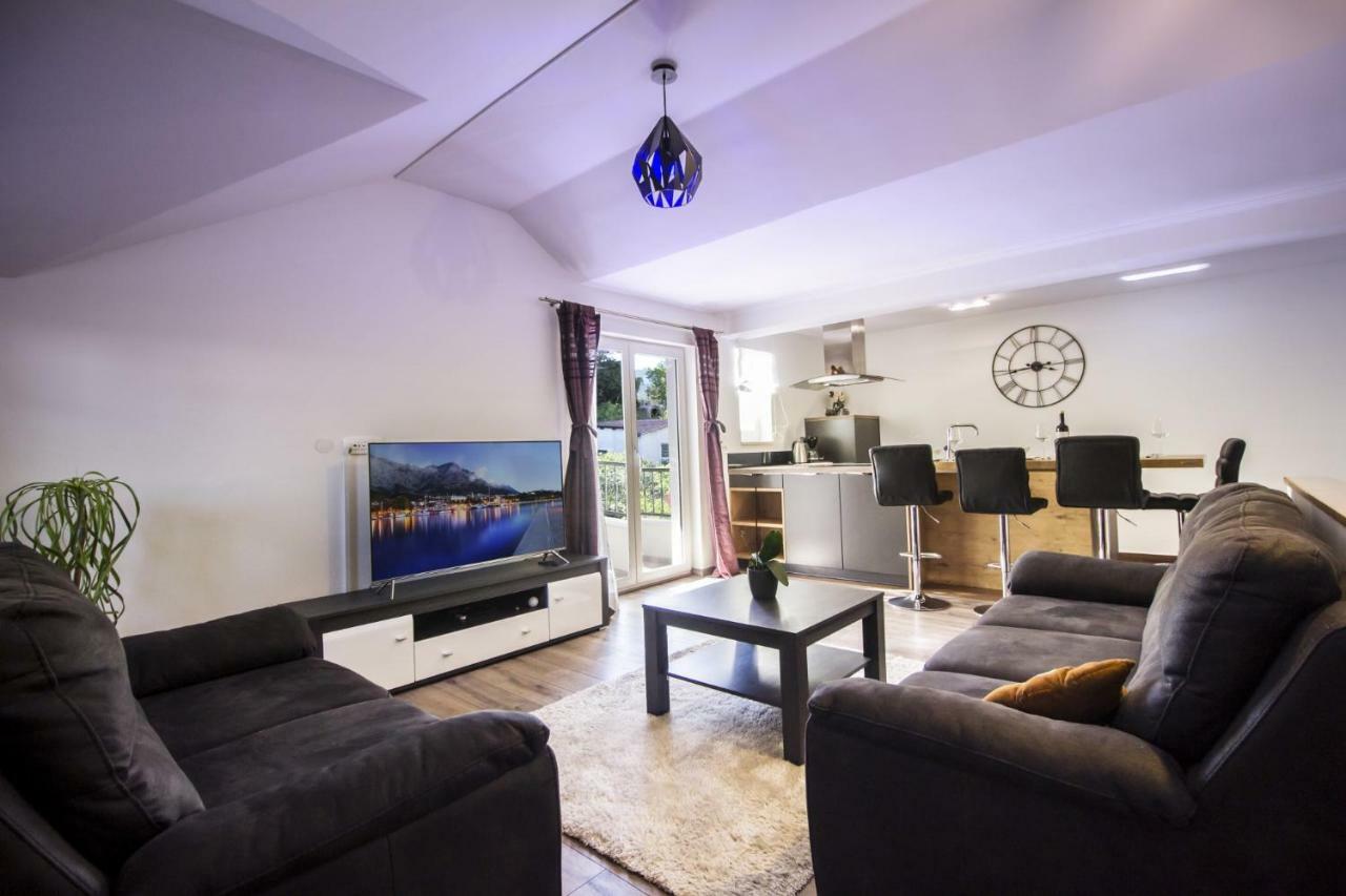 Apartments Dvor - Ap1, Ap2, Ap3 Baška Voda Εξωτερικό φωτογραφία